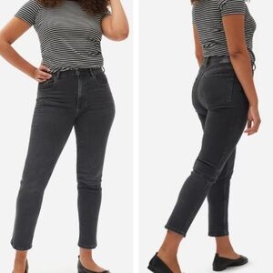 Everlane The Curvy Cheeky Crop Jean in Washed Black Denim Size 25